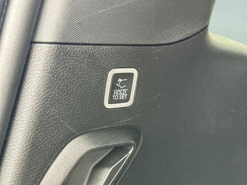 Used 2023 Jeep Wagoneer Series III w/ Preferred Equipment Group image 9