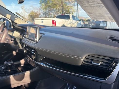 Used 2023 Nissan Rogue SL FWD image 38