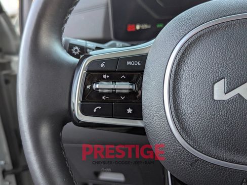 Used 2025 Kia Carnival SX Prestige FWD image 17