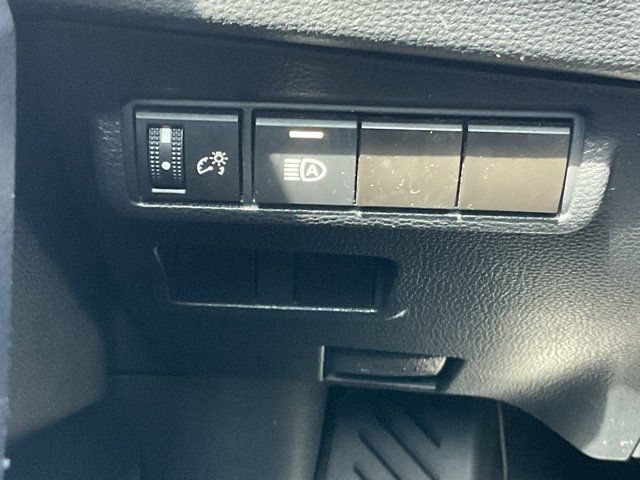 Used 2024 Toyota Corolla Cross LE FWD image 32