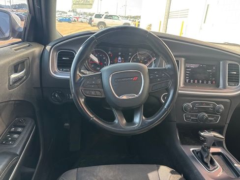 Used 2021 Dodge Charger SXT image 4
