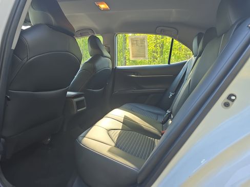 Used 2024 Toyota Camry SE image 13