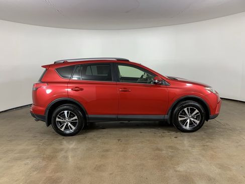 Used 2017 Toyota RAV4 XLE image 7