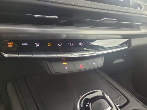 Used 2025 Cadillac XT4 Premium Luxury FWD image 27