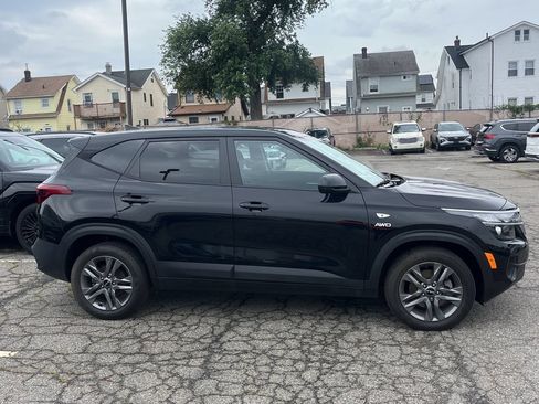 Used 2023 Kia Seltos LX AWD/4WD image 10