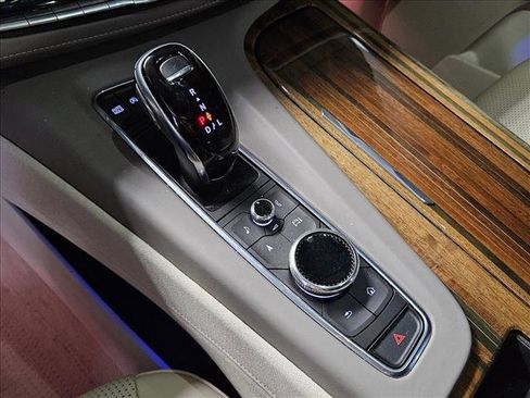 Used 2021 Cadillac Escalade ESV Premium Luxury Platinum image 15