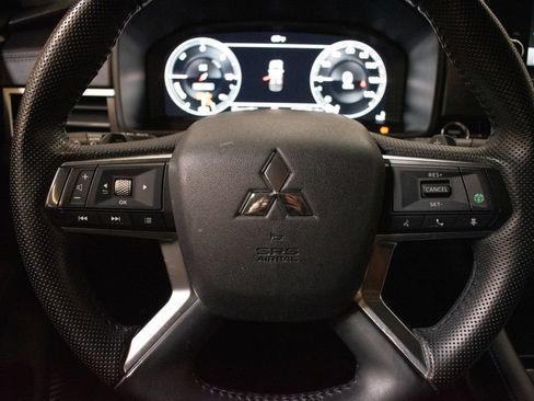 Used 2024 Mitsubishi Outlander 4WD Plug-In Hybrid image 12
