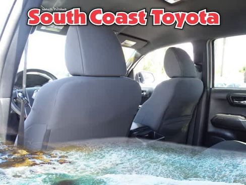 Used 2017 Toyota Tacoma TRD Sport RWD image 23