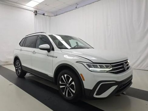 Used 2023 Volkswagen Tiguan S image 2