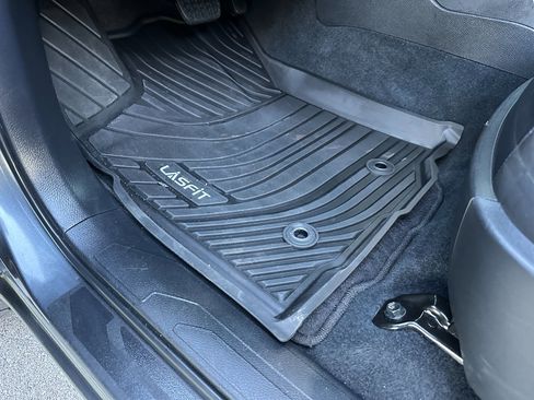 Used 2023 Toyota Tacoma Limited image 13