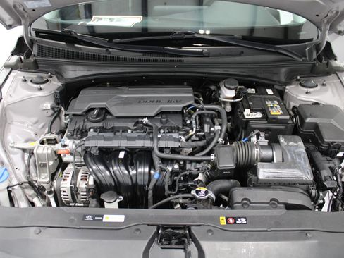 Used 2024 Hyundai Elantra SEL FWD image 10
