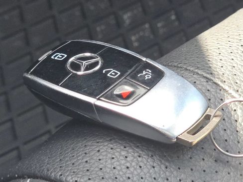 Used 2023 Mercedes-Benz E 350 4MATIC Sedan image 39