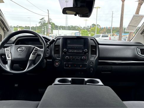 Certified 2023 Nissan Titan SV RWD image 4