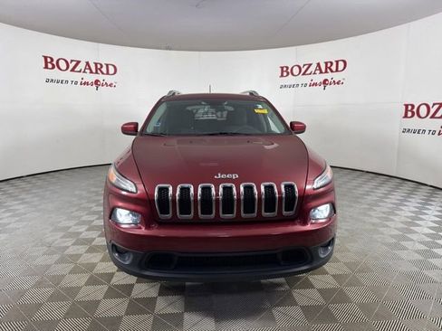 Used 2017 Jeep Cherokee Latitude w/ Cold Weather Group image 2