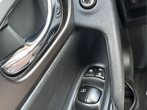 Used 2018 Nissan Rogue SL AWD/4WD image 43