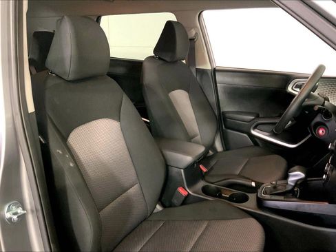 Used 2025 Kia Soul LX image 7