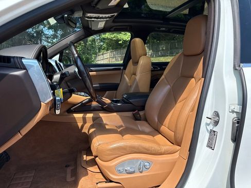 Used 2013 Porsche Cayenne Diesel AWD/4WD image 11