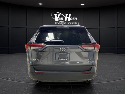Used 2021 Toyota RAV4 LE image 11
