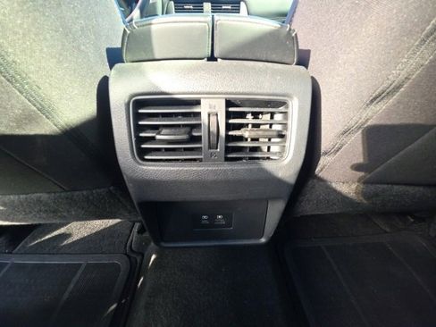 Used 2023 Nissan Rogue SV image 24