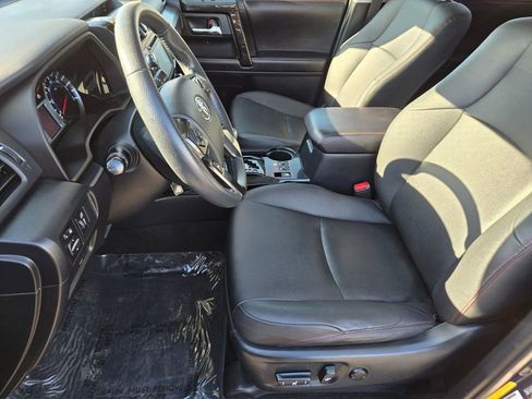 Used 2019 Toyota 4Runner TRD Off-Road Premium AWD/4WD image 10
