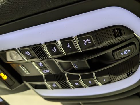 New 2026 Porsche Macan AWD/4WD image 40