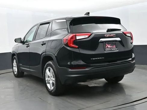 Used 2024 GMC Terrain SLE FWD image 9