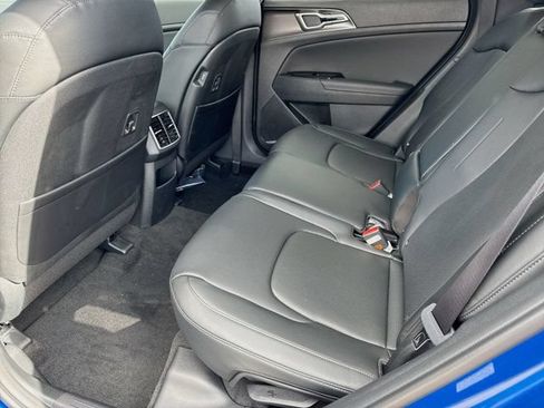 Used 2025 Kia Sportage EX w/ Premium Package FWD image 15
