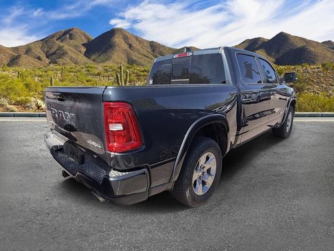 Used 2025 RAM 1500 Big Horn AWD/4WD image 3