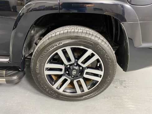 Used 2019 Toyota 4Runner Limited image 32