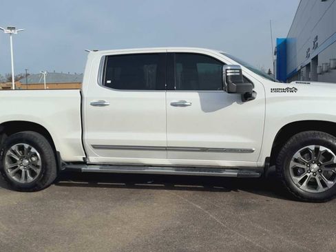 Used 2023 Chevrolet Silverado 1500 High Country w/ Technology Package image 9