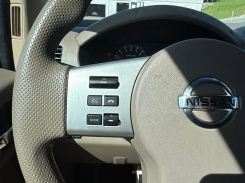 Used 2015 Nissan Frontier SV AWD/4WD image 22