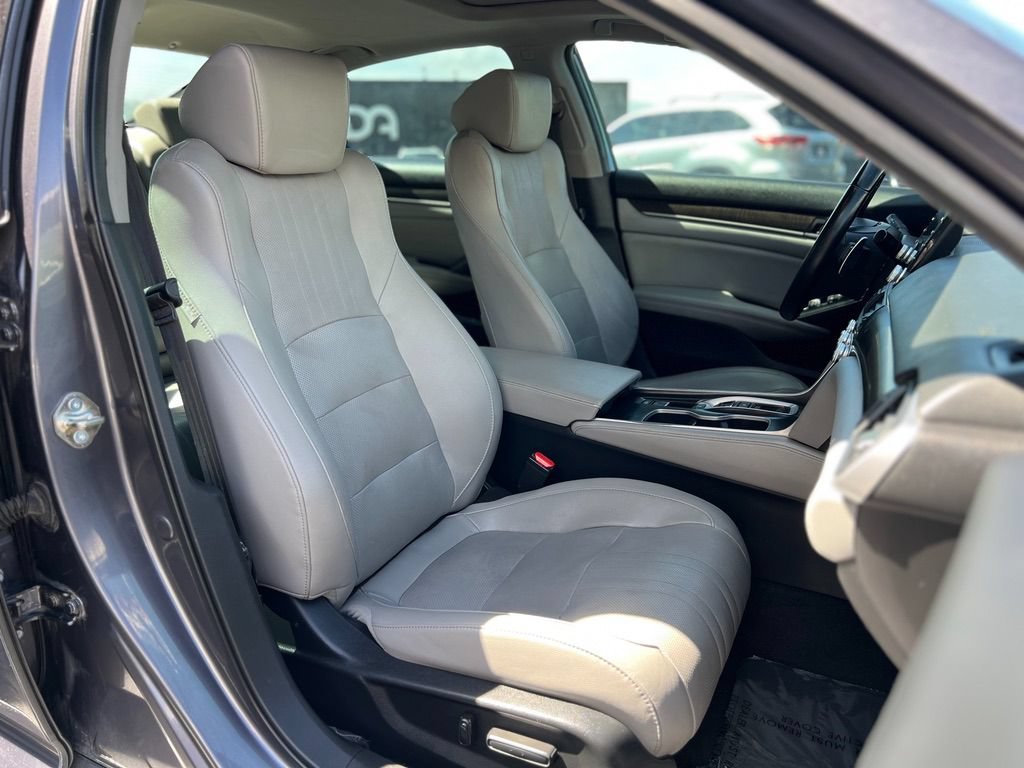 Used 2019 Honda Accord Touring image 24