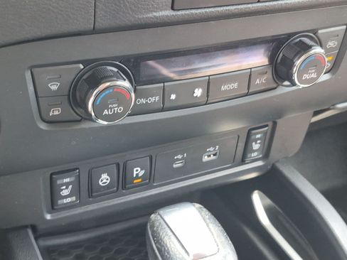 Used 2022 Nissan Frontier SV AWD/4WD image 32