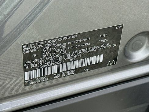 Used 2023 Toyota bZ4X AWD image 32