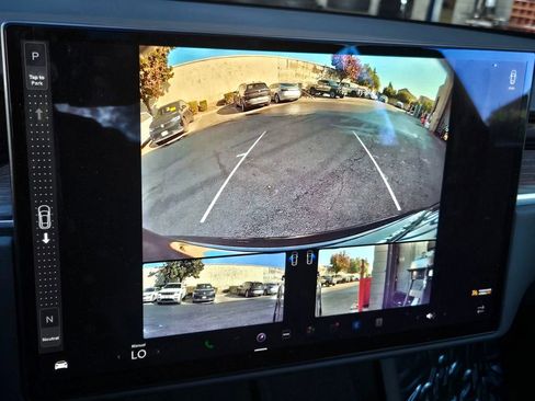 Used 2023 Tesla Model S image 18