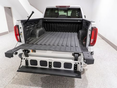 Used 2024 GMC Sierra 1500 SLT w/ SLT Convenience Package AWD/4WD image 11