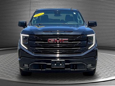 Used 2022 GMC Sierra 1500 Elevation AWD/4WD image 2