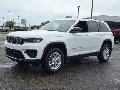Certified 2025 Jeep Grand Cherokee Laredo X w/ Luxury Tech Group I