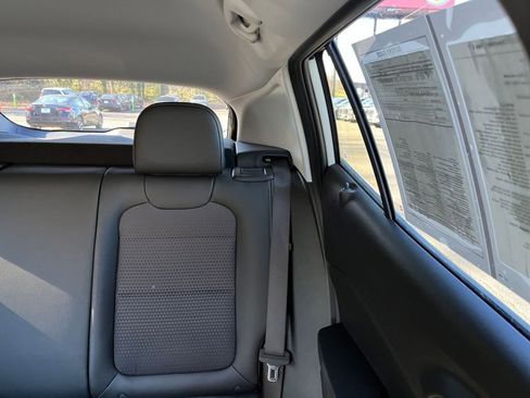 Used 2025 Chevrolet Trax LT w/ LT Convenience Package image 35