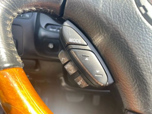 Used 2002 Lexus SC 430 Convertible image 33