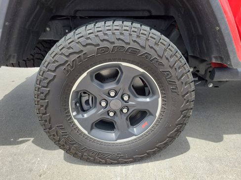 Used 2023 Jeep Gladiator Rubicon w/ Dual Top Group AWD/4WD image 27
