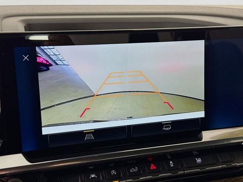 Used 2025 Chevrolet Silverado 1500 LT image 16