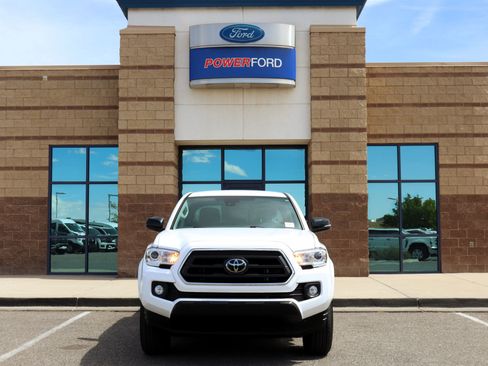 Used 2023 Toyota Tacoma SR5 image 3