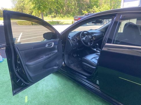 Used 2018 Nissan Sentra SR w/ Premium Package (P02) FWD image 25