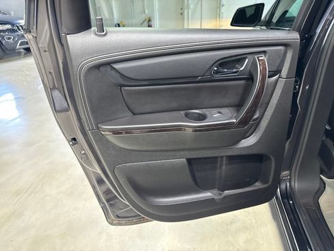 Used 2015 Chevrolet Traverse LTZ AWD/4WD image 34