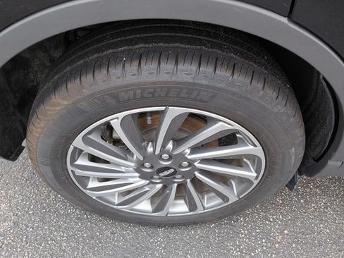 Used 2025 Lincoln Corsair Reserve AWD/4WD image 9