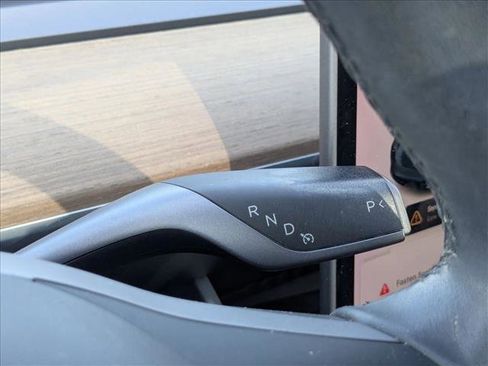 Used 2019 Tesla Model 3 Mid Range image 11