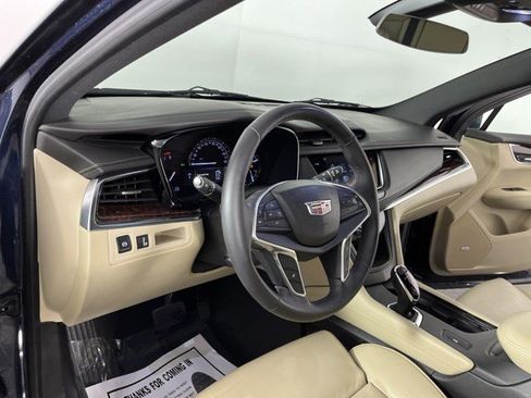 Used 2017 Cadillac XT5 Luxury FWD image 13