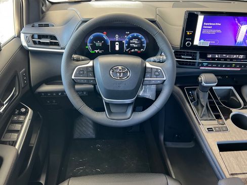 New 2026 Toyota Sienna Platinum AWD/4WD image 15