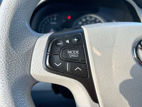 Used 2014 Toyota Sienna LE FWD image 16